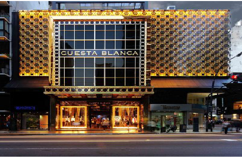 洛南门头设计与商业空间的纽带。